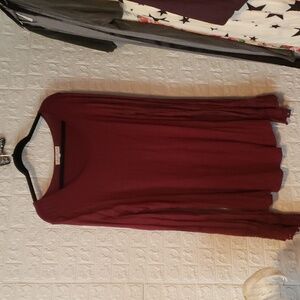 willow and root maroon top